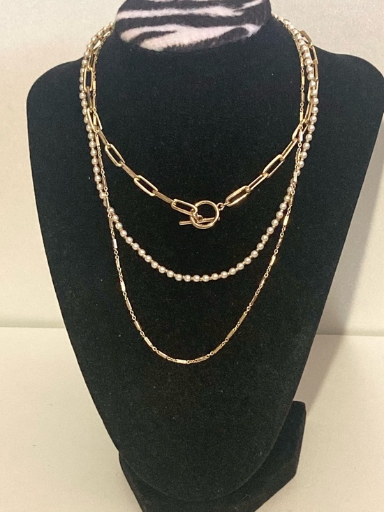 Express Jewelry - Express Gold-Tone Layered faux Pearl & Chain toggle preloved Necklace